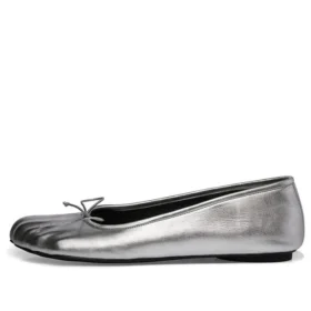 Anatomiske ballerinasko “Sølvfarvet, skinnende, blødt fåreskind” 714260WBFA18001 Anatomiske ballerinasko “Sølvfarvet, skinnende, blødt fåreskind” 714260WBFA18001