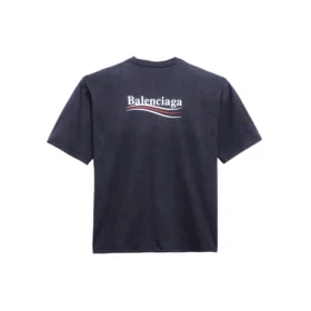 Balenciaga herre-T-shirt med Political Campaign-print, kortærmet, marineblå 570803TAV444128 Balenciaga herre-T-shirt med Political Campaign-print, kortærmet, marineblå 570803TAV444128