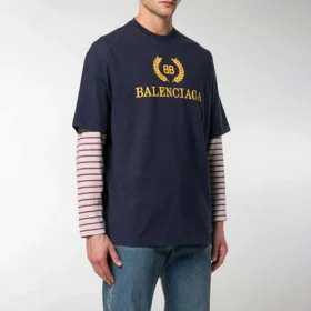 Balenciaga-logo-T-shirt til mænd med rund hals og korte ærmer, marineblå 535622TAV044128 Balenciaga-logo-T-shirt til mænd med rund hals og korte ærmer, marineblå 535622TAV044128