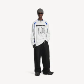 Balenciaga | NBA-samarbejde: Oversized langærmet T-shirt til mænd i hvid/flerfarvet Balenciaga | NBA-samarbejde: Oversized langærmet T-shirt til mænd i hvid/flerfarvet