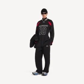 Balenciaga | NBA-samarbejde: Oversized langærmet T-shirt til mænd i sort/flerfarvet Balenciaga | NBA-samarbejde: Oversized langærmet T-shirt til mænd i sort/flerfarvet