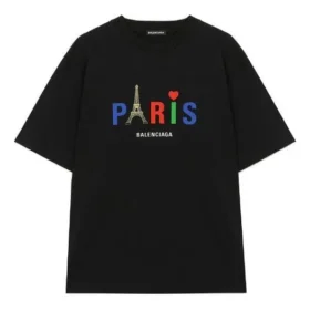 Balenciaga Paris Love T-shirt til mænd med almindelig pasform, tryk og korte ærmer, sort 594579TGV431000 Balenciaga Paris Love T-shirt til mænd med almindelig pasform, tryk og korte ærmer, sort 594579TGV431000