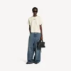 Balenciaga-T-shirt til kvinder med medium pasform og motiv på ryggen i cremefarve