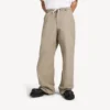 Chino-bukser til mænd i beige Chino-bukser til mænd i beige