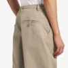 Chino-bukser til mænd i beige Chino-bukser til mænd i beige
