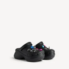 Crocs™-mule til kvinder med Jibbitz™ i sort