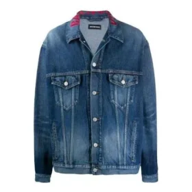 Denimjakke med logo ved halsen “Blå” 571324TCW032340 Denimjakke med logo ved halsen “Blå” 571324TCW032340