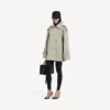 Dobbeltknappet trenchcoat til kvinder i lys beige