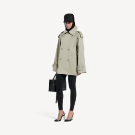 Dobbeltknappet trenchcoat til kvinder i lys beige
