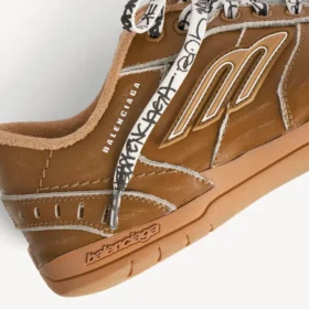 Hamptons-sneaker til mænd i medium slidt look i kamel Hamptons-sneaker til mænd i medium slidt look i kamel
