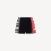 Herre-bermudashorts i sort med ekstrem tie-dye-mønster og regular fit