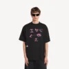 Herre-T-shirt i sort med i<3 u-pasform i medium