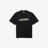Herre-T-shirt i sort med “Messy Spray”-motiv og medium pasform