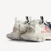 Herresneaker i størrelse 3XL med delt logo i farverne æggeskal/rød/marineblå