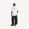 Hvid T-shirt til mænd med skitseret motiv og medium pasform