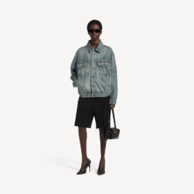 Kick-denimjakke til kvinder i beskidt vintageblå