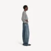 Kort dametrøje med rund hals i meleret grå