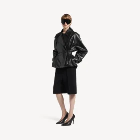 Kort, foldet trenchcoat til kvinder i sort