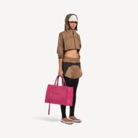 Kort jakke i techwear til kvinder i kamel