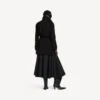 Kort trenchcoat i cocoon-stil til kvinder i sort