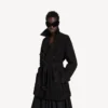 Kort trenchcoat i cocoon-stil til kvinder i sort