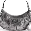 Le Cagole lille skuldertaske, metalliseret “Silver” 6713070GT3Y8103