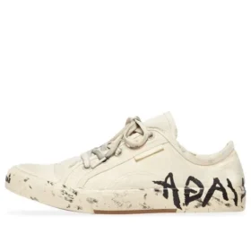 Paris Low Top-Sneakers “Hvid slidt bomuld og hvid gummi med graffiti” 688757W3RR59010 Paris Low Top-Sneakers “Hvid slidt bomuld og hvid gummi med graffiti” 688757W3RR59010