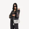 Rodeo-sling-pochette til kvinder med rhinestones i røggrå Rodeo-sling-pochette til kvinder med rhinestones i røggrå