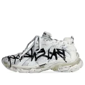 Runner Graffiti “White” 677402W3RBQ9010