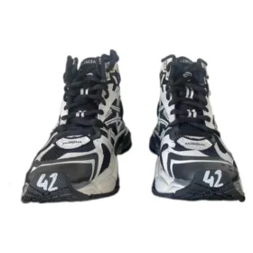 Runner High Top Sneakers “Tofarvet sort og hvid” 695764W3RH29010