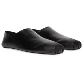 Slip-on med firkantet tå i blødt kalveskind “Sort” 702072WBDH11000