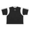 Sporty B T-shirt med løs pasform “Black White” 699182TMVC41070