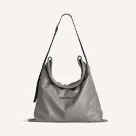 Stor crossbody-taske til herre i gråt med støvpose