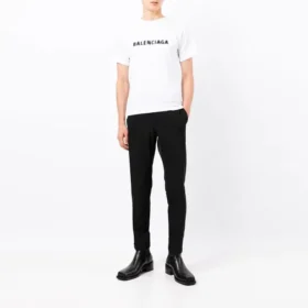 T-shirt med sløret logo “Hvid Sort” 661705TKVD59040 T-shirt med sløret logo “Hvid Sort” 661705TKVD59040