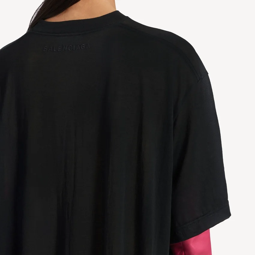 T-shirt til kvinder i sort T-shirt til kvinder i sort