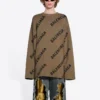 Uldstrikket sweater med logo overalt og rund hals “Light Brown” 657401T32002900