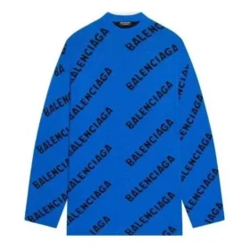Ullstrikket sweater med rund hals og logo overalt “Blue” 657400T15673964