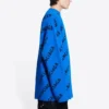 Ullstrikket sweater med rund hals og logo overalt “Blue” 657400T15673964