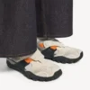 Vandresandal i sneaker-stil til mænd i grå/beige/orange/sort Vandresandal i sneaker-stil til mænd i grå/beige/orange/sort