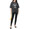 Varsity Logo T-shirt med korte ærmer “Washed Black” 612966TMV981000